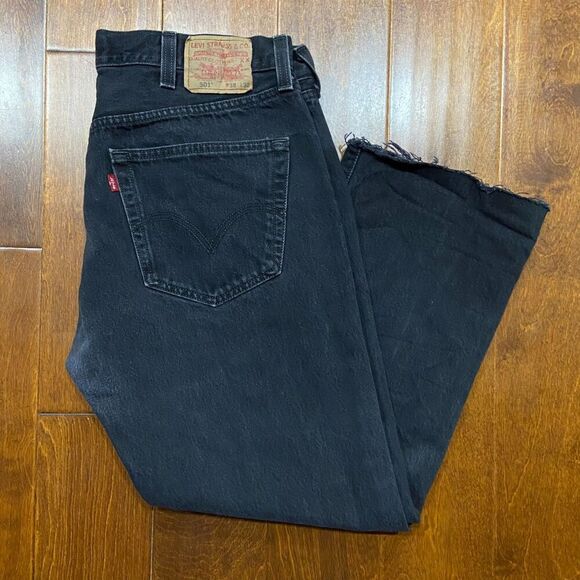 Levi's 501 Classic Straight Leg Black Denim Button Fly Jeans Womans Size 38 x 27 - Picture 10 of 10